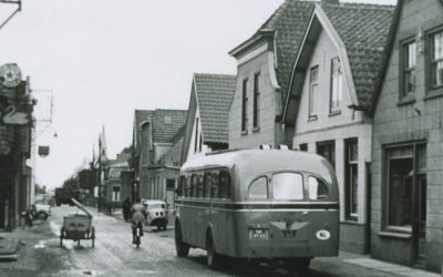 De Dorpsstraat in 1920 en daarna